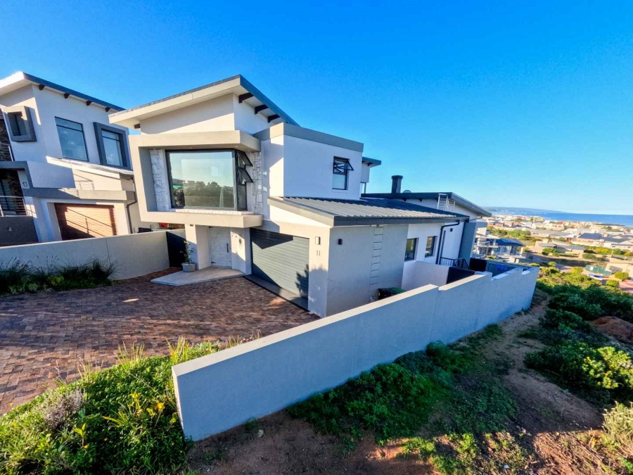 2 Bedroom Property for Sale in Stilbaai Oos Western Cape